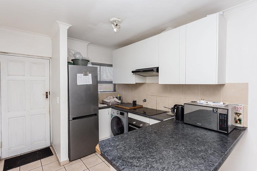 2 Bedroom Property for Sale in Maitland Western Cape